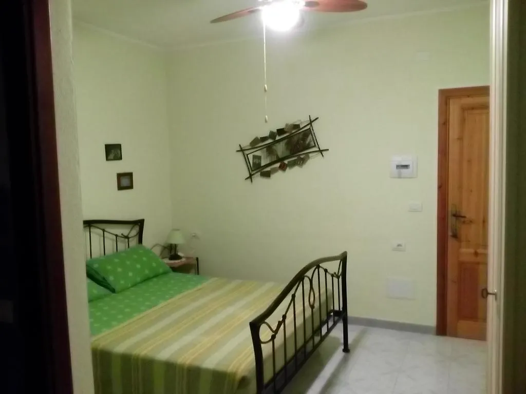 Su Sole Bed and Breakfast Posada  Italien